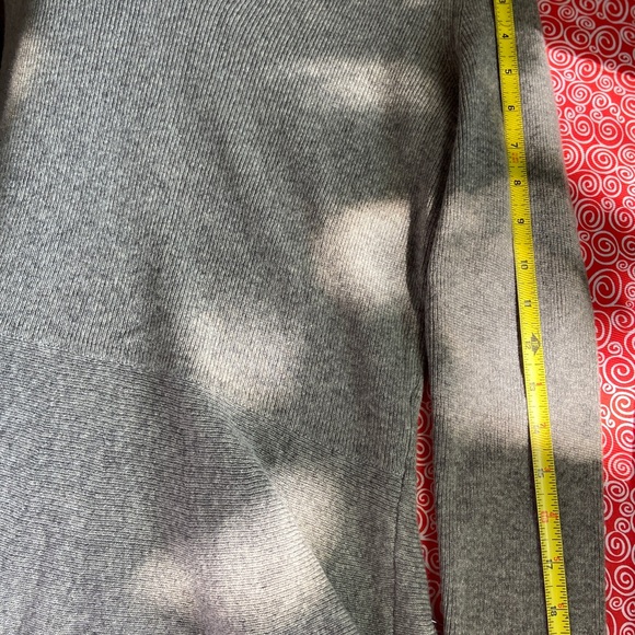 Banana Republic V-Neck Wool Cashmere women’s Medium M Sweater NWT - Picture 11 of 14